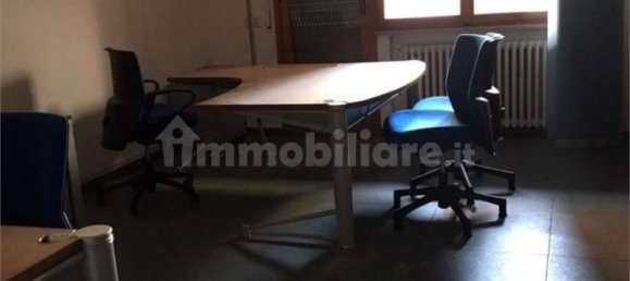 Oficina de 5 habitaciónes en Perugia, Italy No. 119746 8