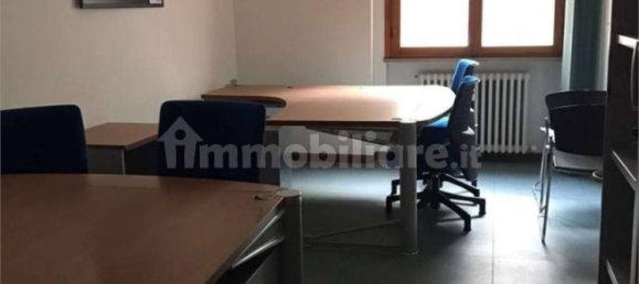 Oficina de 5 habitaciónes en Perugia, Italy No. 119746 10