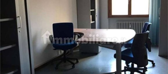 Oficina de 5 habitaciónes en Perugia, Italy No. 119746 4