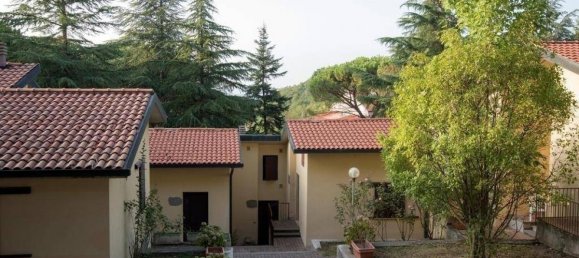 10000m² Hotel in Arcidosso, Italy No. 558 10