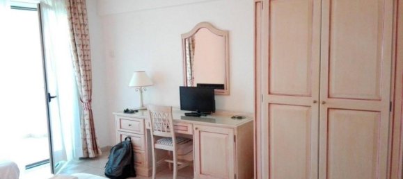 10000m² Hotel in Arcidosso, Italy No. 558 2