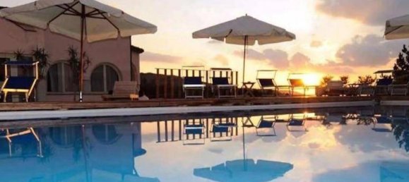 10000m² Hotel in Arcidosso, Italy No. 558 9