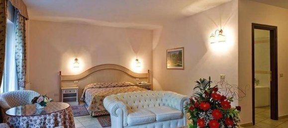 10000m² Hotel in Arcidosso, Italy No. 558 6