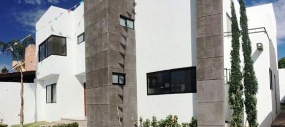 Casa de 3 dormitorios en Querétaro, Mexico No. 187820 2