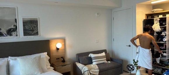 1 habitación propiedad comercial en venta en Miami, Miami-Dade, Florida, USA № 614902 3