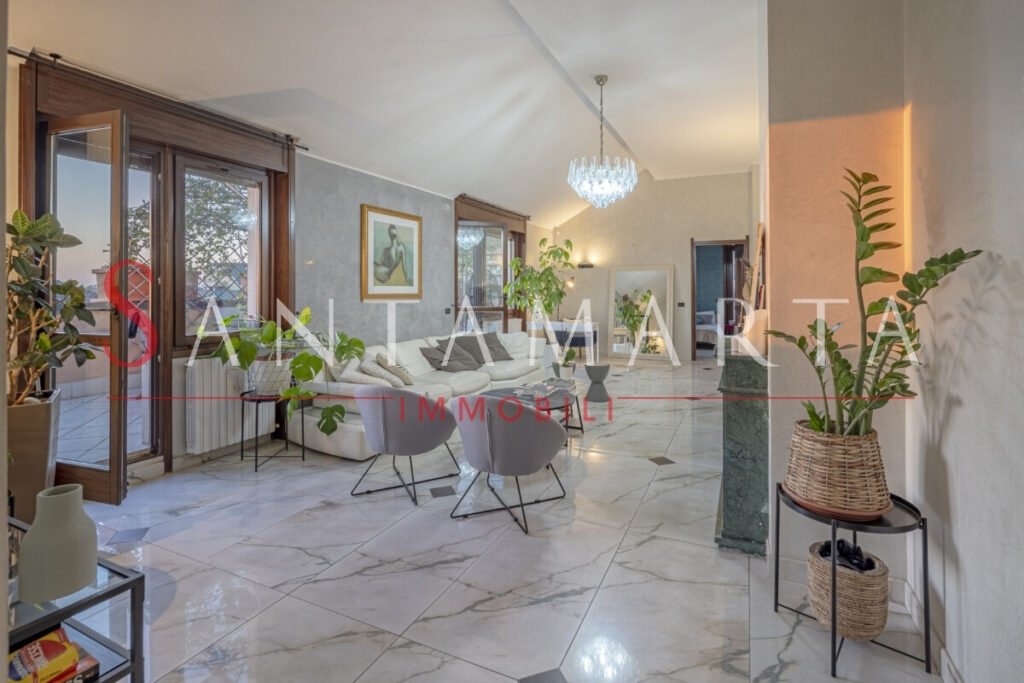 3 Schlafzimmer Penthouse in Milan, Italy, Nr. 243671
