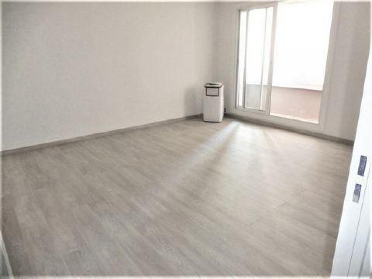 3 bedrooms Condo in Frejus, France No. 16224
