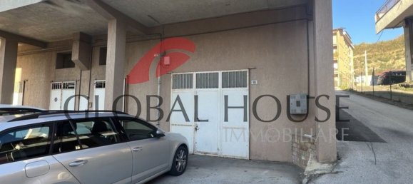 Casa de 6 habitaciónes en Montorio al Vomano, Italy No. 28313 31