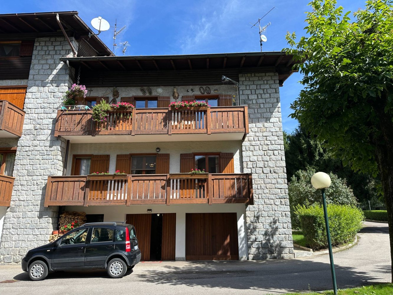 3 bedrooms Apartment in Pinzolo, Italy No. 354873