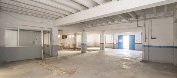 Garage à Ciutadella De Menorca, Spain 666m² No. 5044 2