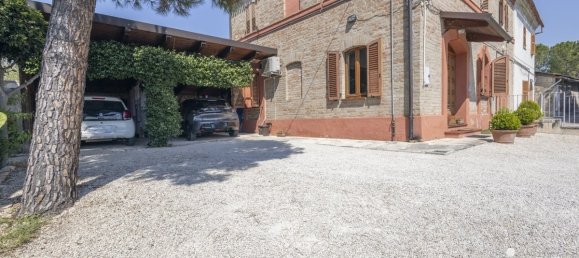 3 bedrooms House in Filottrano, Italy No. 320519 3