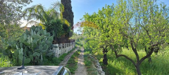 Земельный участок с 1 комнатой в Ното, Италия № 117806 13