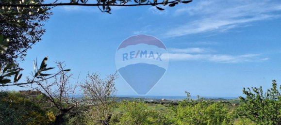 Земельный участок с 1 комнатой в Ното, Италия № 117806 2