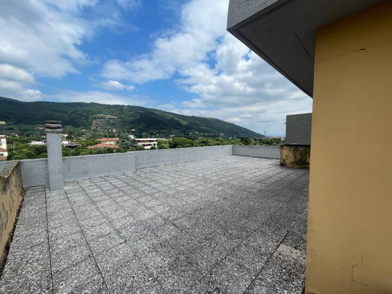 6 rooms Penthouse in Prato, Italy No. 173680