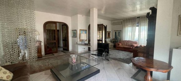 6 rooms Penthouse in Prato, Italy No. 173680 12