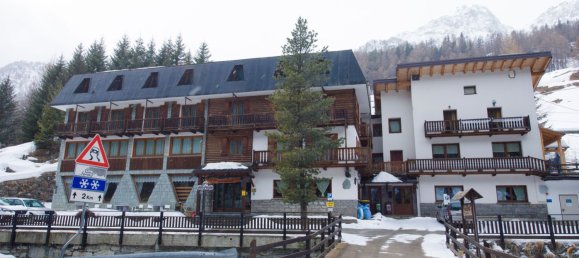 Edifício em Ayas, Italy 1300 m² N.º 298686 5