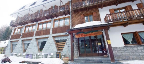 Edifício em Ayas, Italy 1300 m² N.º 298686 2