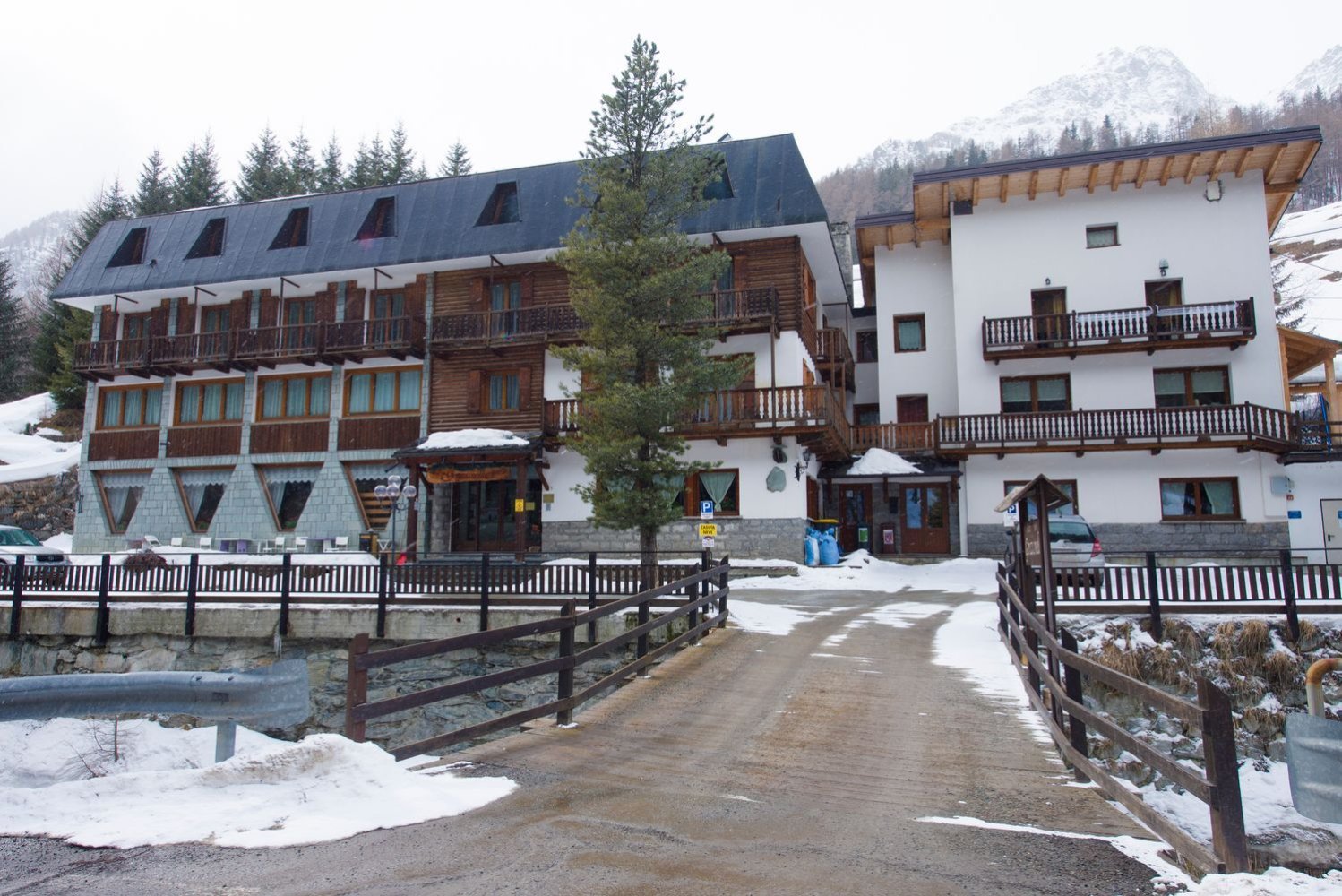 Edifício em Ayas, Italy 1300 m² N.º 298686