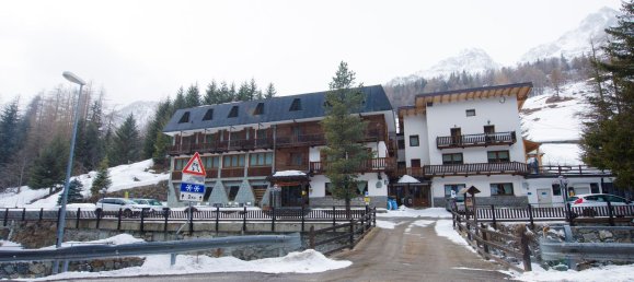 Edifício em Ayas, Italy 1300 m² N.º 298686 4