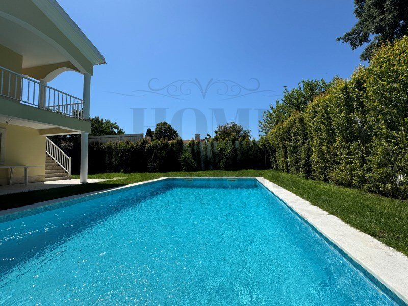 4 bedrooms Villa in Corroios, Portugal No. 287940