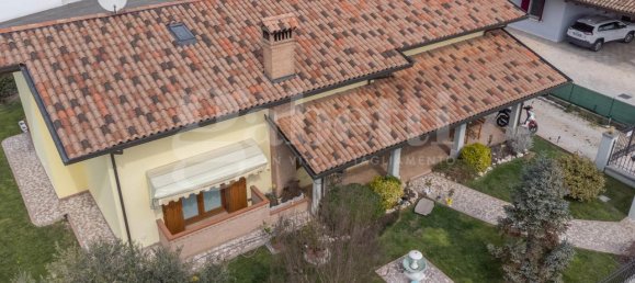 6 rooms Villa in Pordenone, Italy No. 14625 2