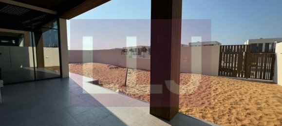 4 bedrooms Villa in Abu Dhabi, UAE No. 54374 12