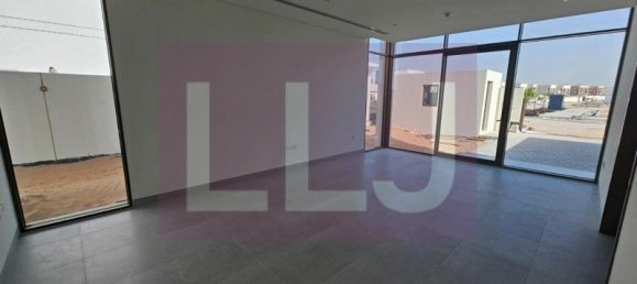 4 bedrooms Villa in Abu Dhabi, UAE No. 54374 9