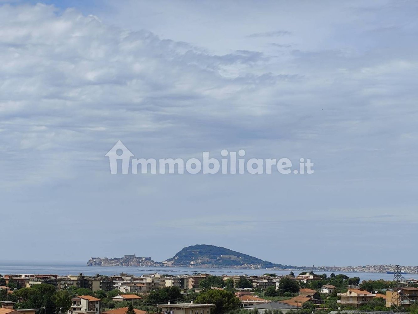 Квартира с 3 спальнями в Формия, Италия № 28691