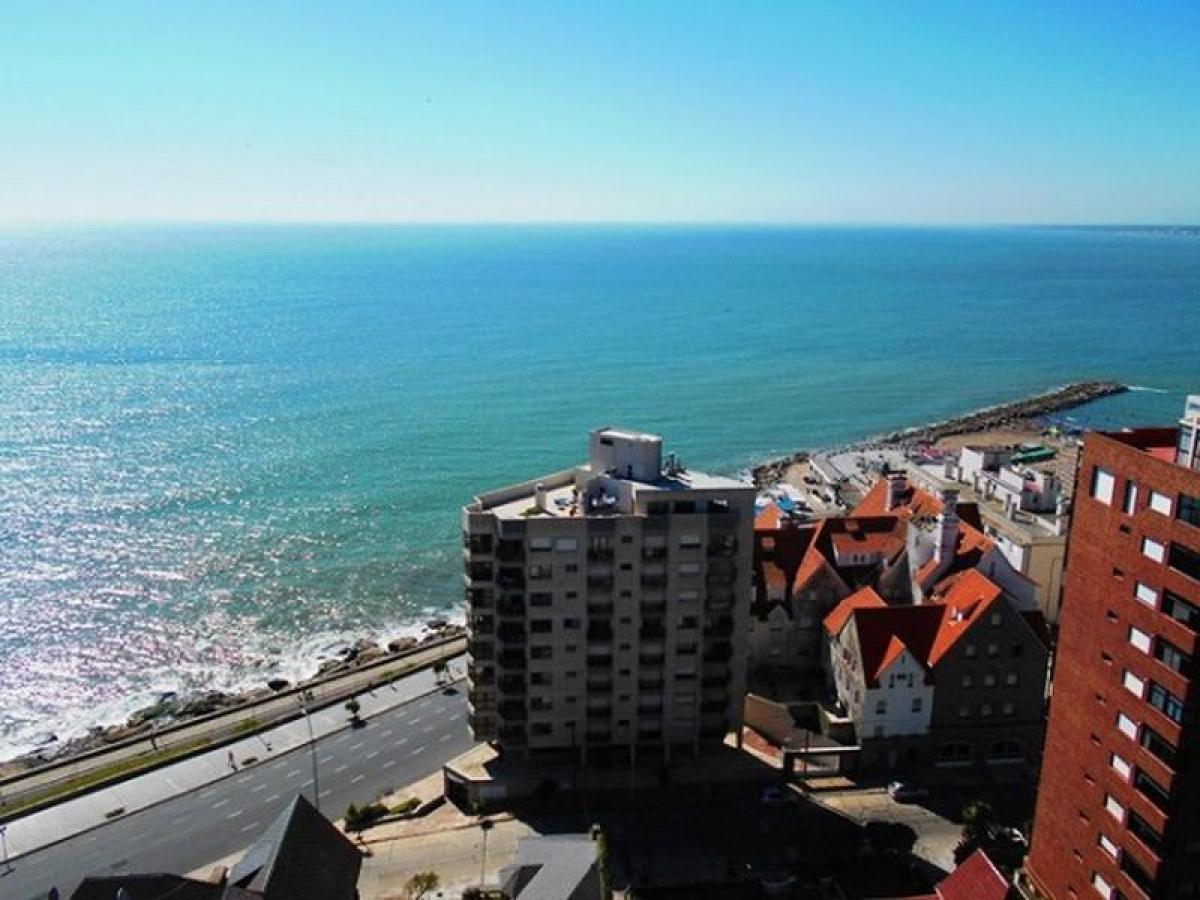 3 bedrooms Apartment in Mar del Plata, Argentina No. 70772