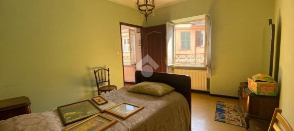 5 rooms Apartment in Montoggio, Italy No. 151779 10