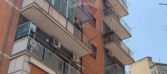 5 rooms Apartment in Catania, Italy No. 273929 2