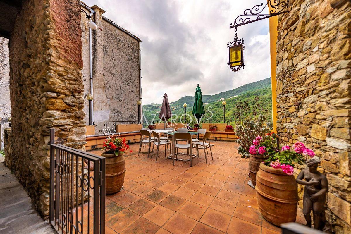 4 bedrooms Villa in Noli, Italy No. 192092