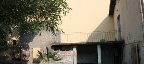 5 rooms Villa in Seriate, Italy No. 107384 3