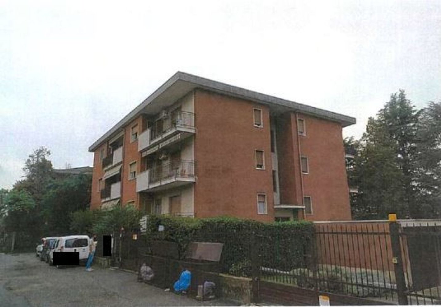3 rooms Apartment in Lonate Pozzolo, Italy No. 198966