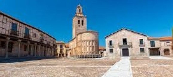 319m² Commercial property in Arevalo, Spain No. 76302 7