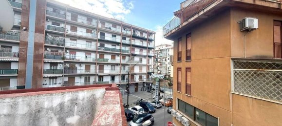 2 bedrooms Apartment in Palermo, Italy No. 77105 6