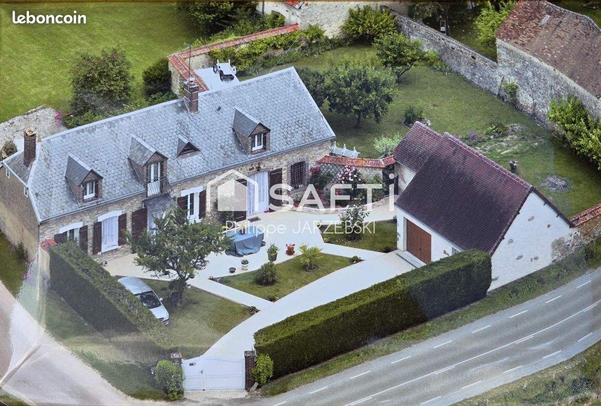 4 غرف نوم قلاع في Bourdenay, France رقم 280513