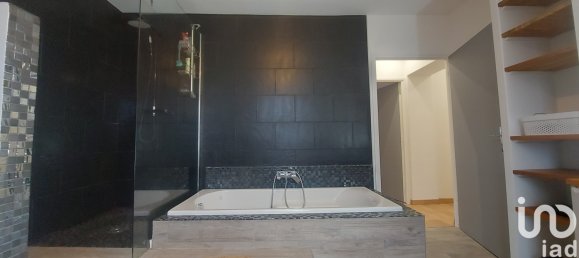 Villa de 4 dormitorios en Trieux, France No. 40903 15