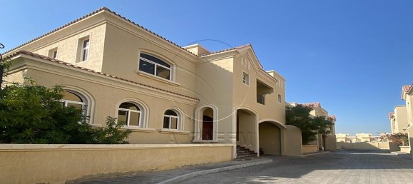 Villa de 4 dormitorios en Abu Dhabi, UAE No. 29225 2