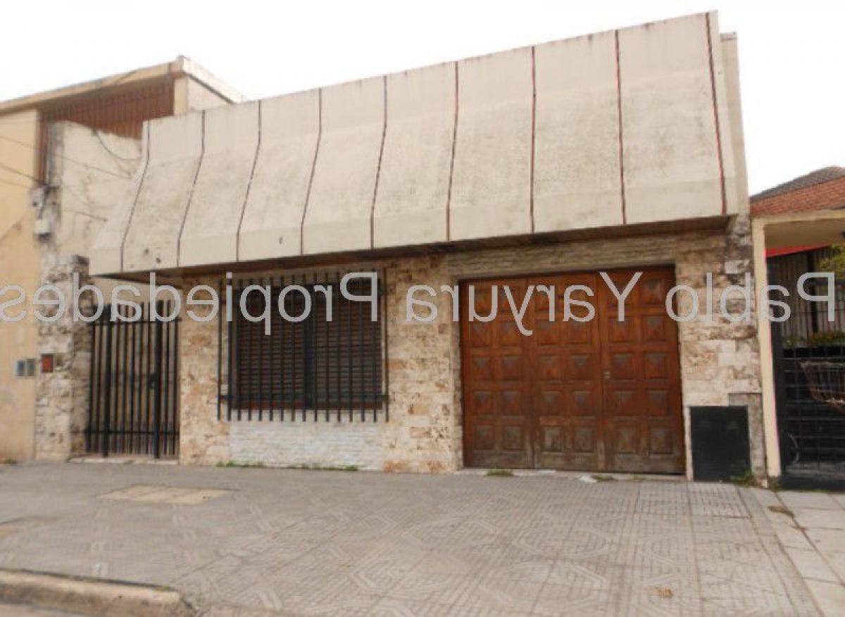 3 bedrooms House in Tres de Febrero, Argentina No. 60452