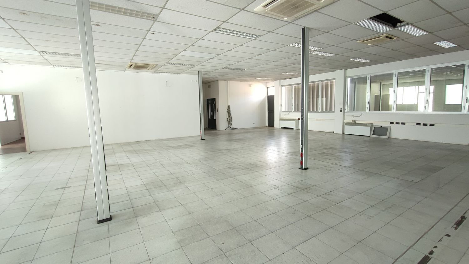 490m² Office in Bagno a Ripoli, Italy No. 315539