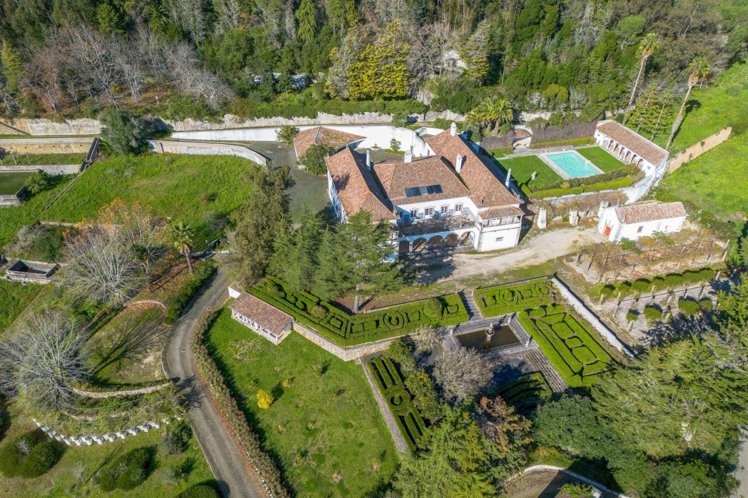 8 bedrooms Land in Mafra, Portugal No. 120525