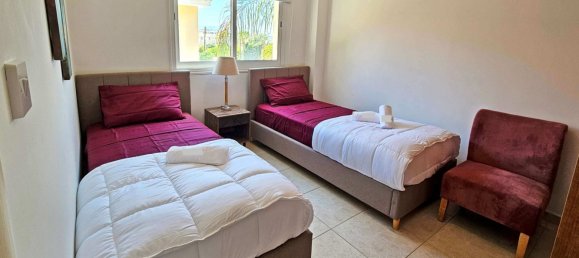 Apartamento de 3 dormitorios en Chloraka, Cyprus No. 1399 4