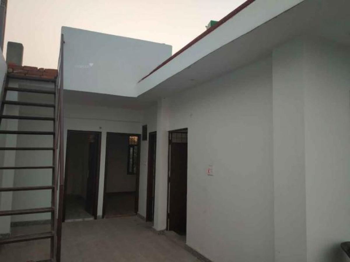 Casa de 3 dormitorios en Noida, India No. 696
