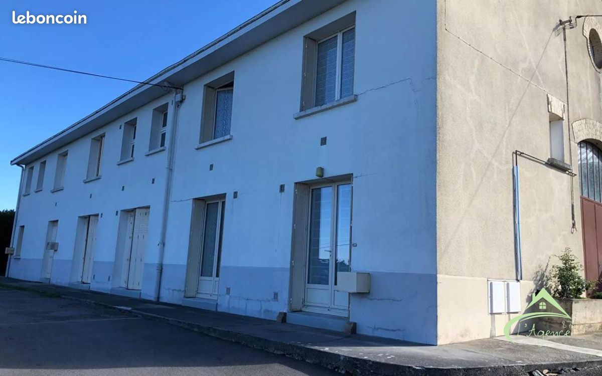 277m² Building in Saint-Junien, France No. 340123