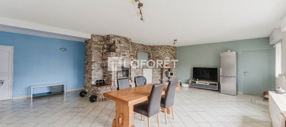 4 bedrooms House in Cantin, France No. 44422 3