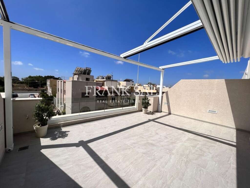 3 bedrooms Penthouse in Gharghur, Malta No. 4625