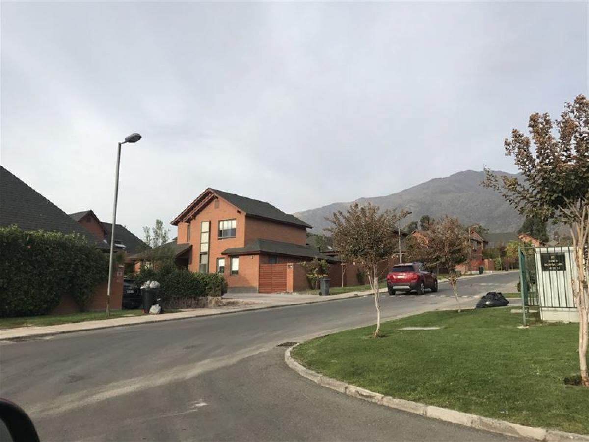 4 bedrooms House in Santiago, Chile No. 3353