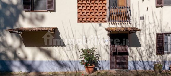 9 bedrooms House in Lucca, Italy No. 194735 2