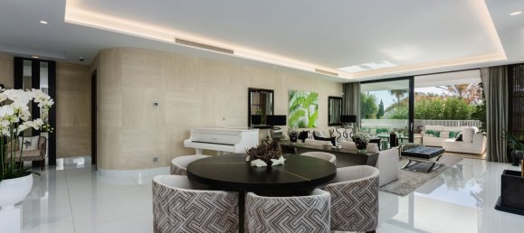 4 Schlafzimmer Doppelhaus in Marbella, Spain, Nr. 130451 10